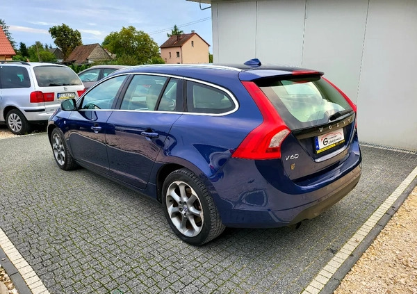 Volvo V60 cena 37500 przebieg: 191200, rok produkcji 2012 z Szepietowo małe 352